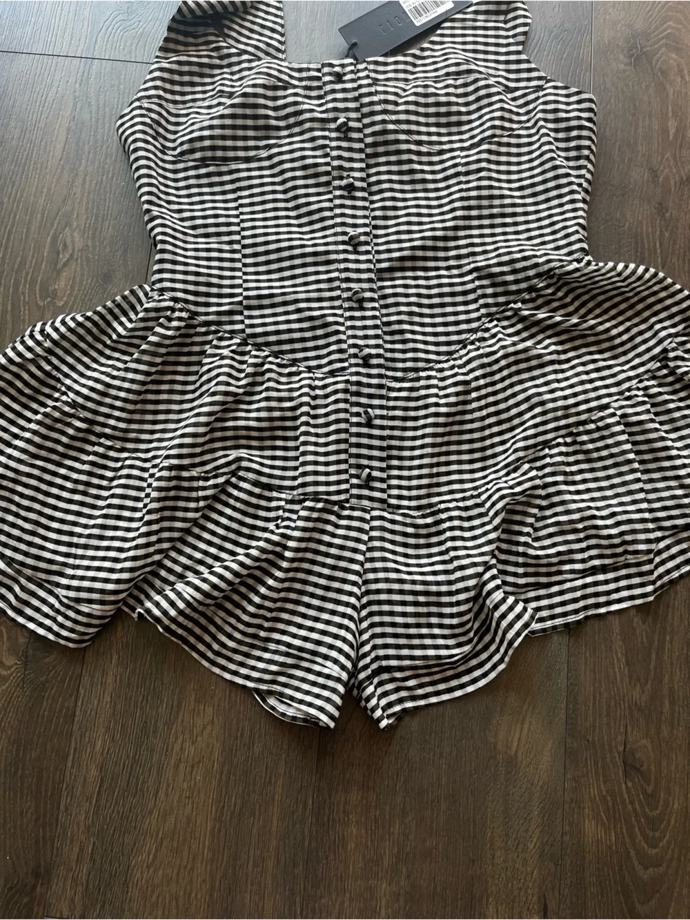 Lioness Gingham Romper - Picture 5 of 13